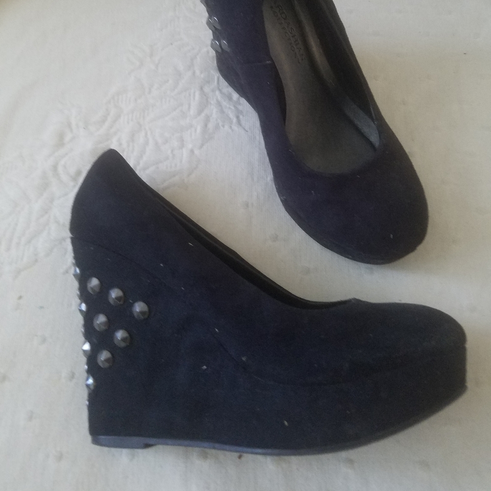 Kardashian Black Wedge - Size 7 1/2